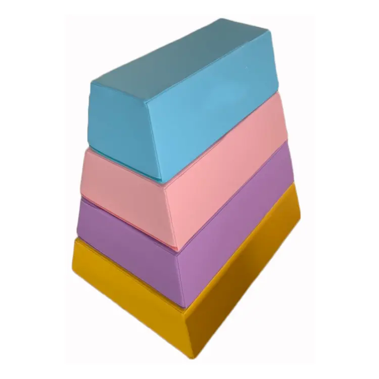 Majhna skakalna škatla s štirimi deli